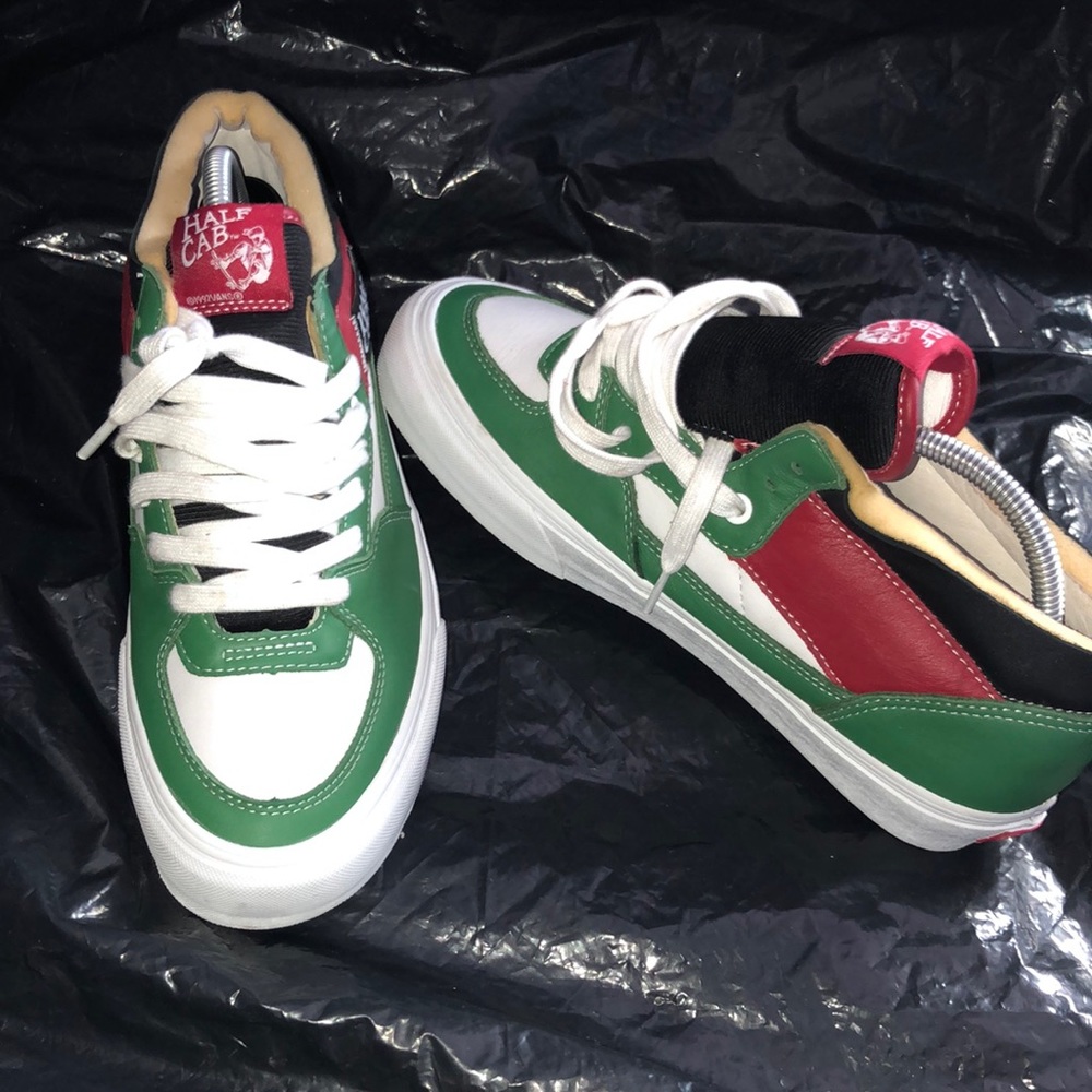 Vans half cab new never worn size 9.5 men 10.5 women